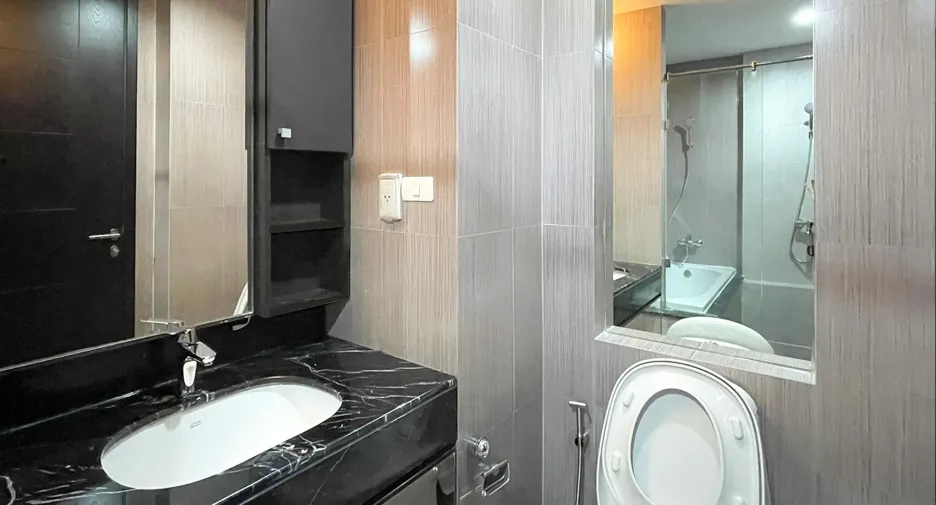 For rent 2 bedrooms condo in Watthana, Bangkok