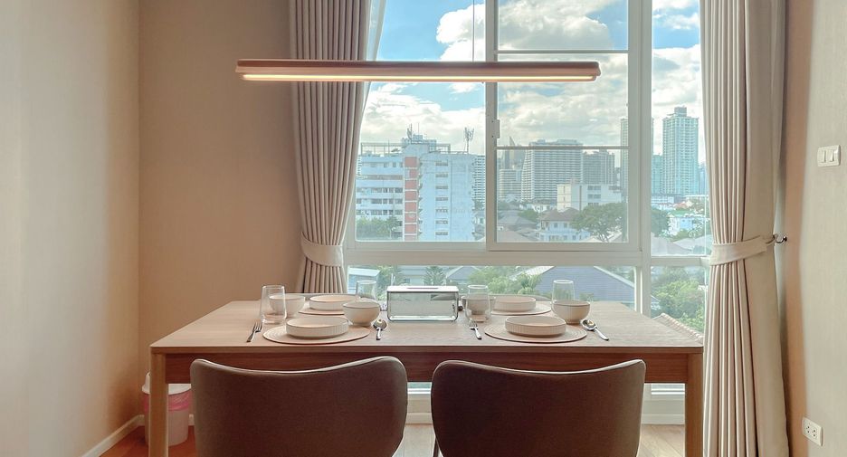 For rent 2 bedrooms condo in Watthana, Bangkok