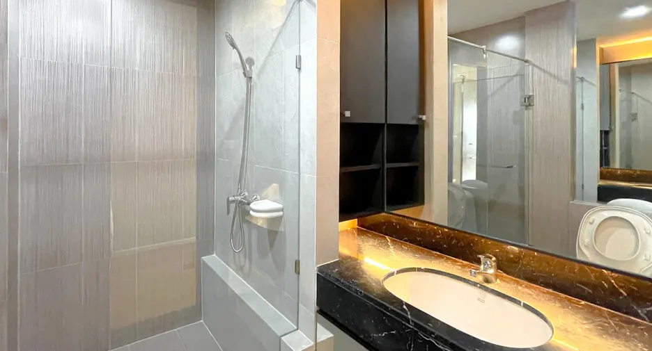 For rent 2 bedrooms condo in Watthana, Bangkok
