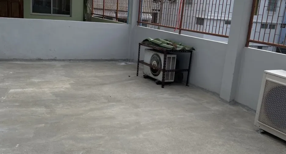 For sale 3 bedrooms townhouse in Yan Nawa, Bangkok