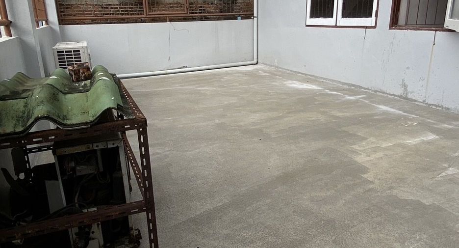 For sale 3 bedrooms townhouse in Yan Nawa, Bangkok