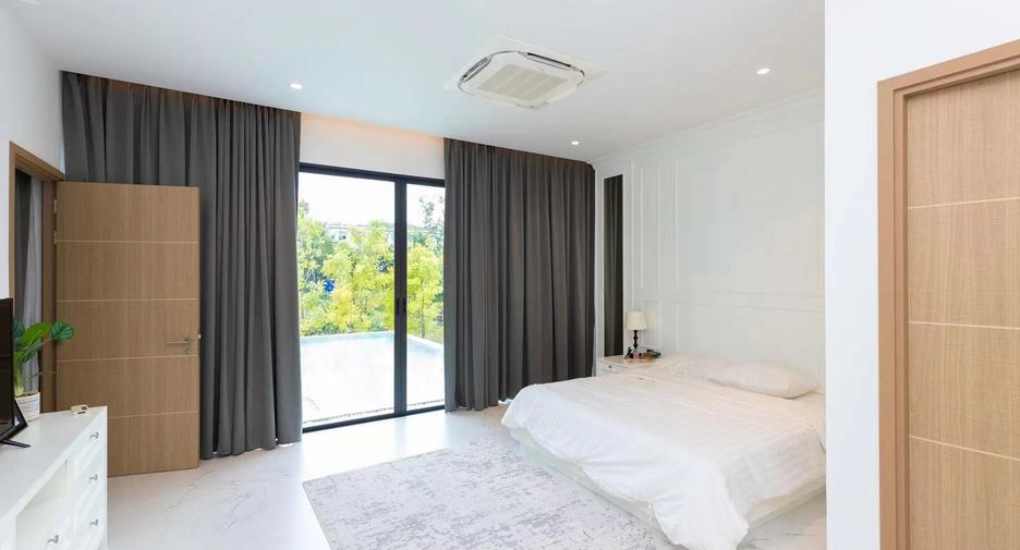 For rent 3 bedrooms villa in Mueang Phuket, Phuket