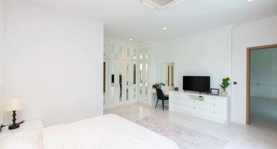 For rent 3 bedrooms villa in Mueang Phuket, Phuket