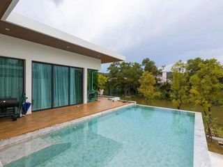 À louer 3 chambres villa à Mueang Phuket, Phuket