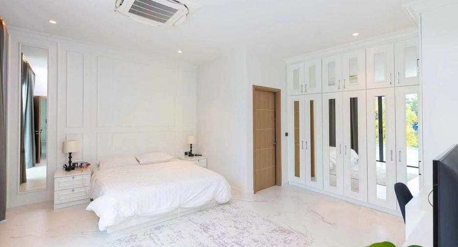 For rent 3 bedrooms villa in Mueang Phuket, Phuket