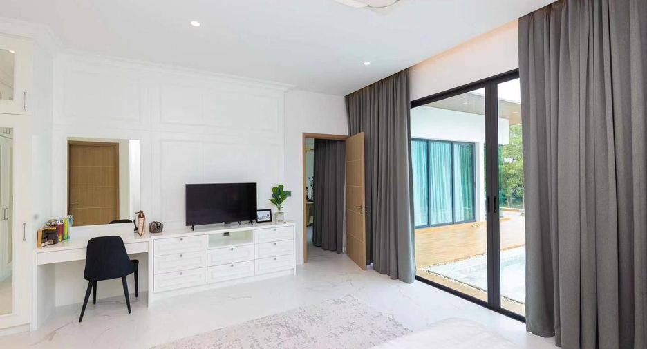 For rent 3 bedrooms villa in Mueang Phuket, Phuket