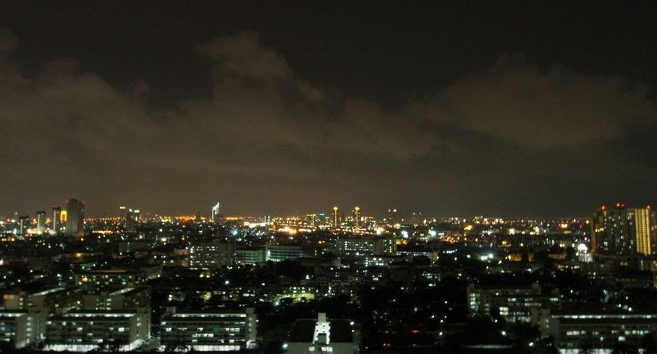 For sale 2 bedrooms condo in Thon Buri, Bangkok