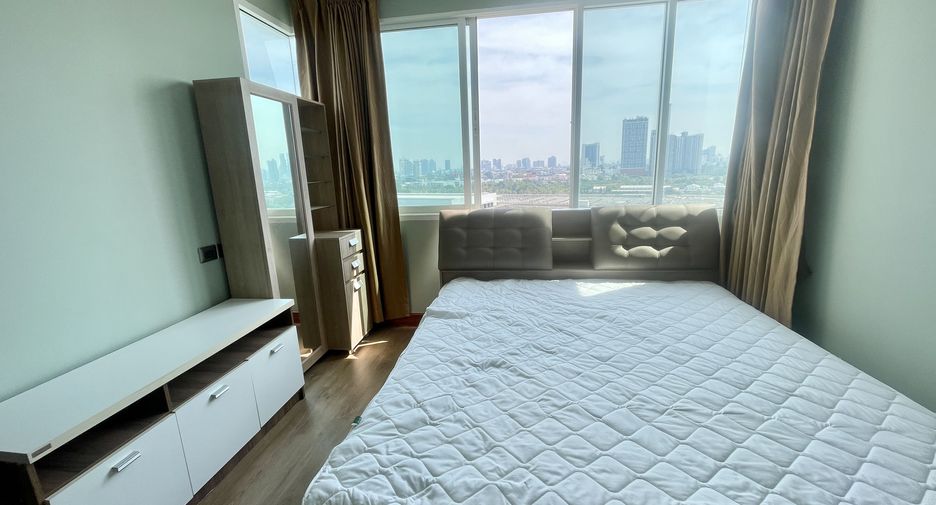 For rent 2 bedrooms condo in Huai Khwang, Bangkok