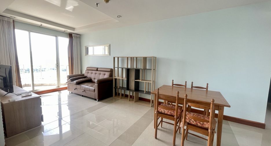 For rent 2 bedrooms condo in Huai Khwang, Bangkok