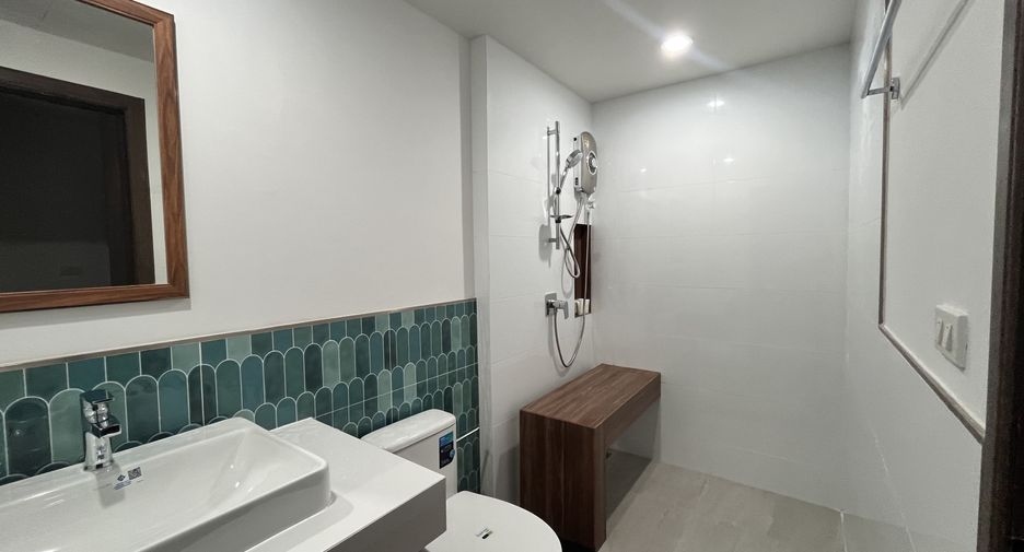 For rent 3 bedrooms apartment in Khlong Toei, Bangkok