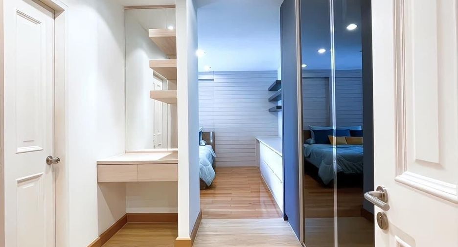 For rent 2 bedrooms condo in Watthana, Bangkok