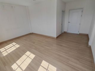 For rent 4 bedrooms townhouse in Bang Na, Bangkok