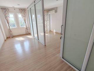 For rent 4 bedrooms townhouse in Bang Na, Bangkok