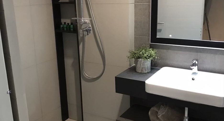 For sale 5 bedrooms house in Saphan Sung, Bangkok