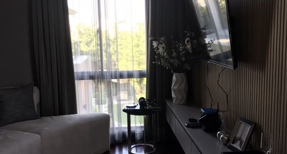 For sale 5 bedrooms house in Saphan Sung, Bangkok