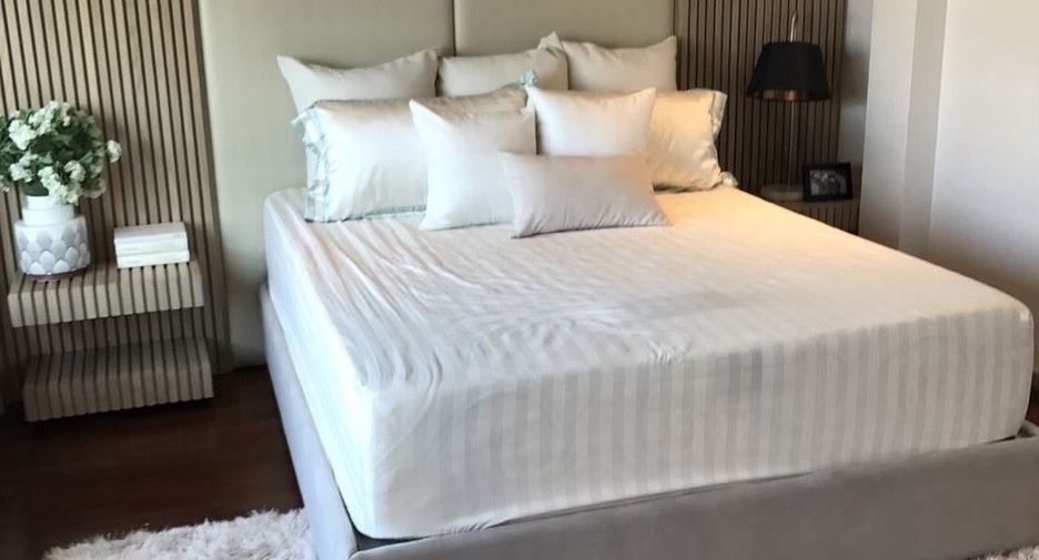 For sale 5 bedrooms house in Saphan Sung, Bangkok