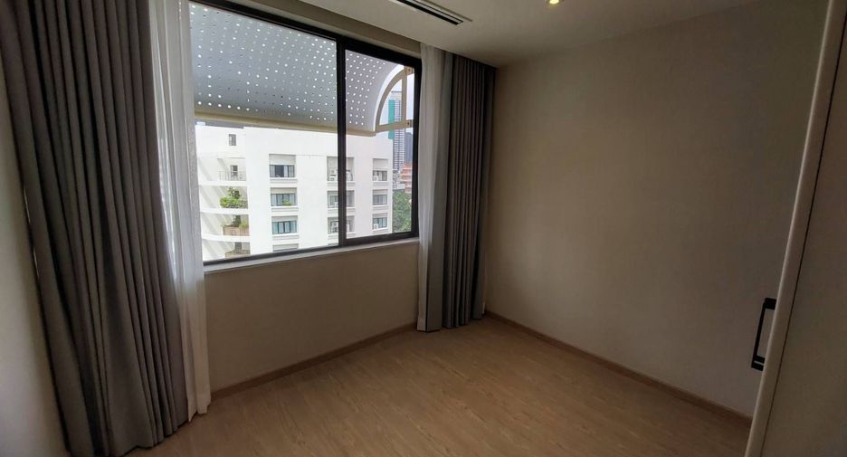 For rent 3 bedrooms apartment in Sathon, Bangkok