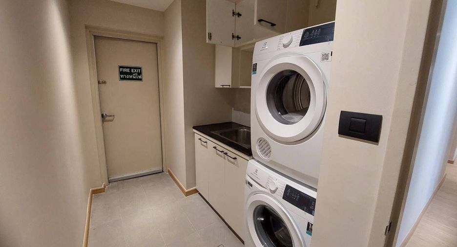 For rent 3 bedrooms apartment in Sathon, Bangkok