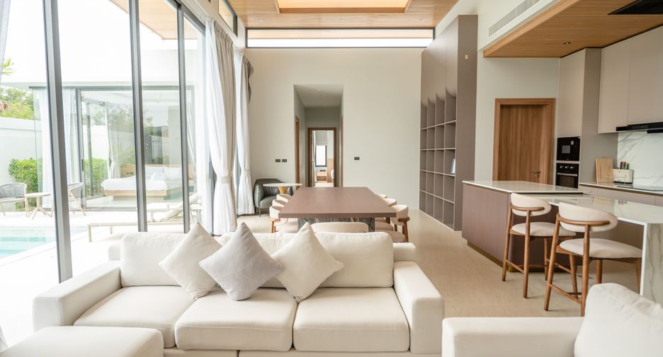 For rent 4 bedrooms villa in Mueang Phuket, Phuket
