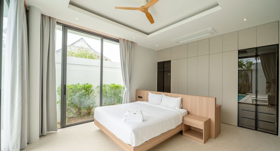 For rent 4 bedrooms villa in Mueang Phuket, Phuket
