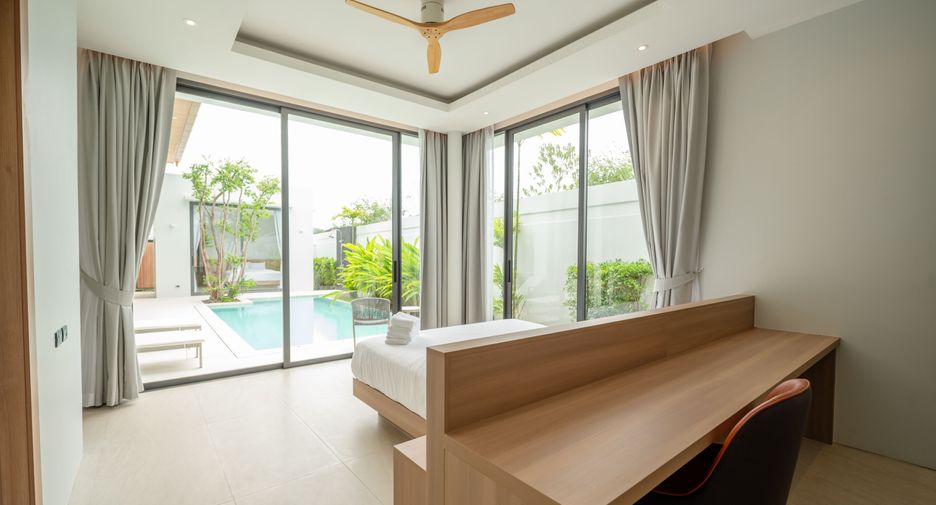 For rent 4 bedrooms villa in Mueang Phuket, Phuket