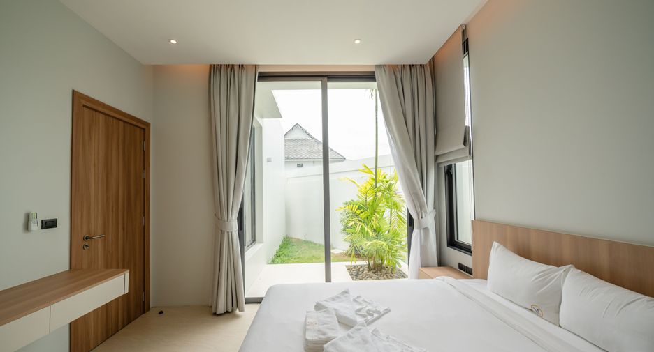 For rent 4 bedrooms villa in Mueang Phuket, Phuket