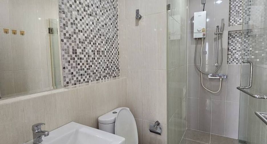 Wohnung zur Miete mit 2 Zimmer in Huai Khwang, Bangkok