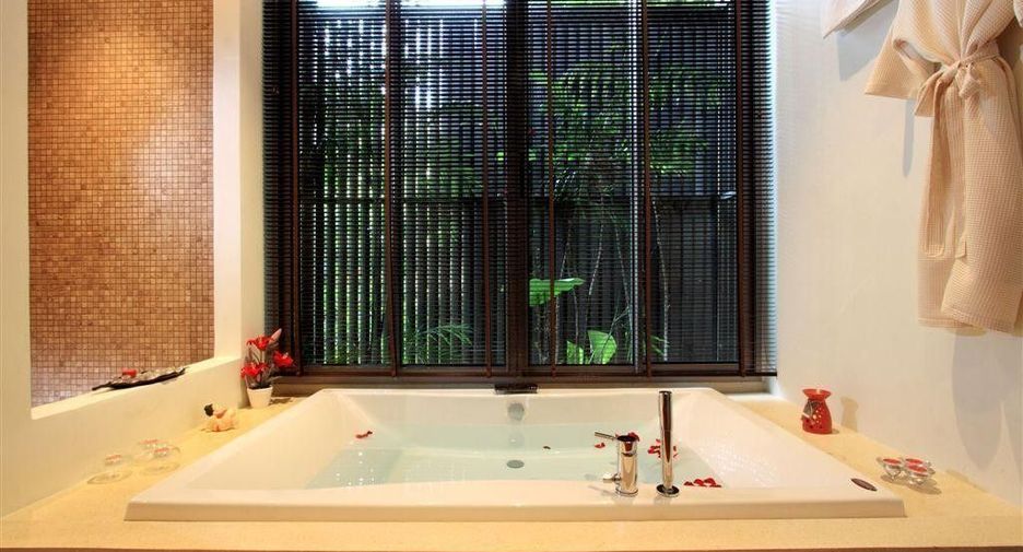 For rent 2 bedrooms condo in Mueang Phuket, Phuket