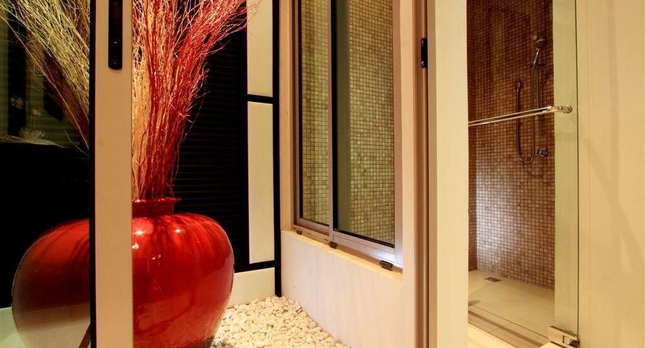 For rent 2 bedrooms condo in Mueang Phuket, Phuket