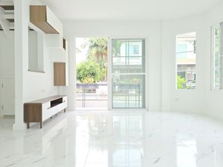 Haus zum Kauf mit 3 Zimmer in Bang Bo, Samut Prakan