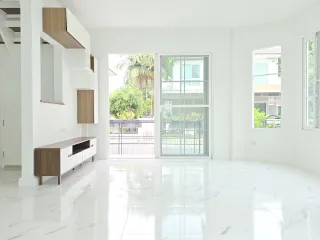 À vendre 3 chambres maison à Bang Bo, Samut Prakan