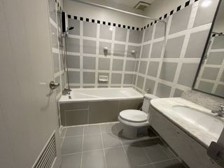 Casa en alquiler de 4 habitaciones en Khlong Toei, Bangkok
