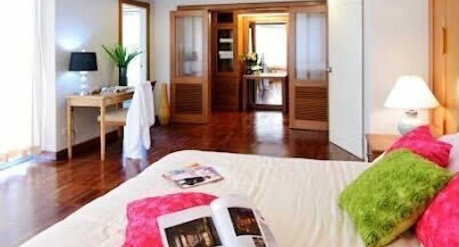 For rent 2 bedrooms condo in Sathon, Bangkok