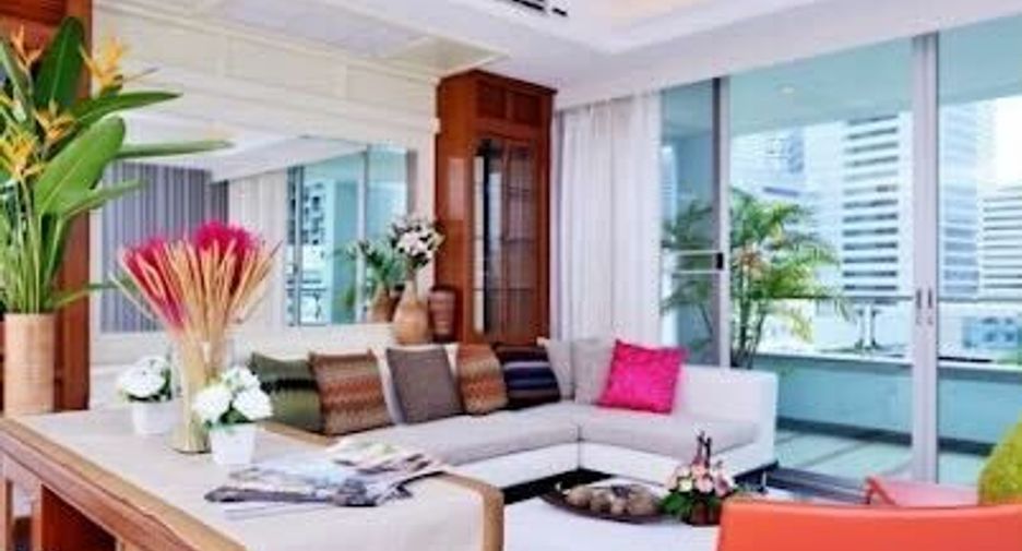 For rent 2 bedrooms condo in Sathon, Bangkok