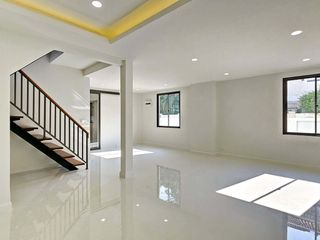 For sale 3 ベッドルーム house in Phra Khanong, Bangkok