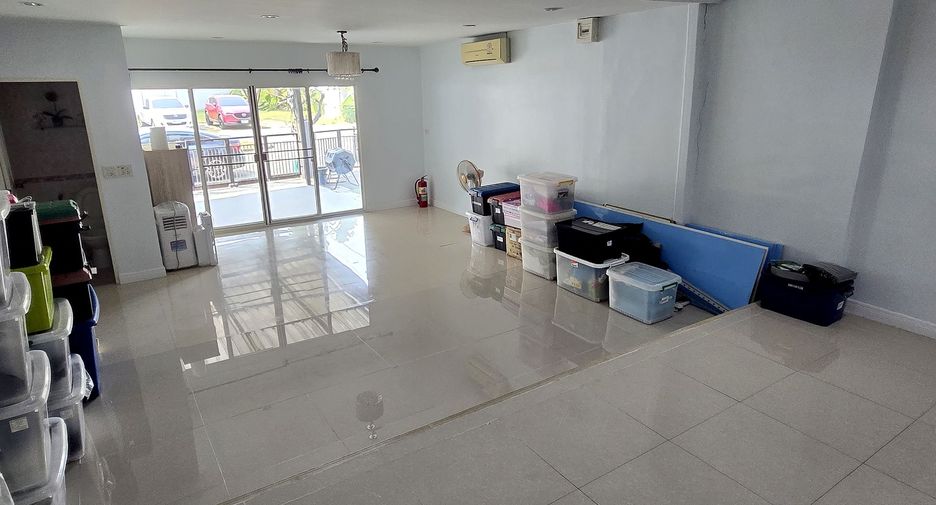 For sale and for rent 7 bedrooms townhouse in Prawet, Bangkok