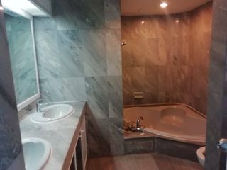 Condo en alquiler de 2 habitaciones en Watthana, Bangkok
