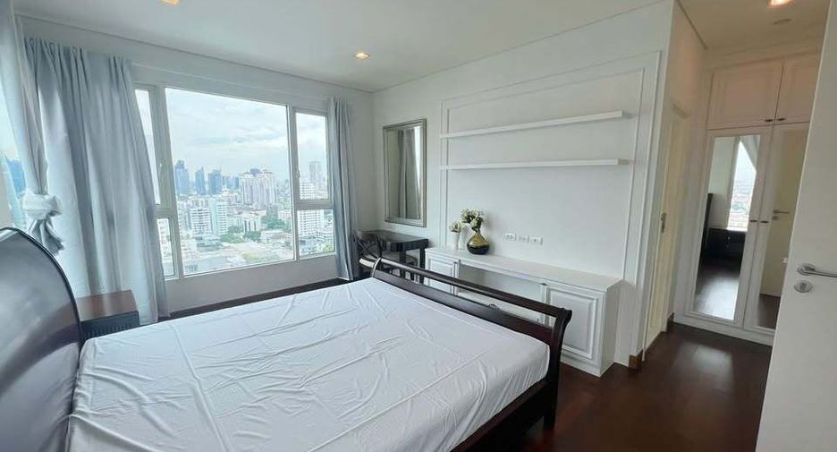 Condo en alquiler de 4 habitaciones en Watthana, Bangkok