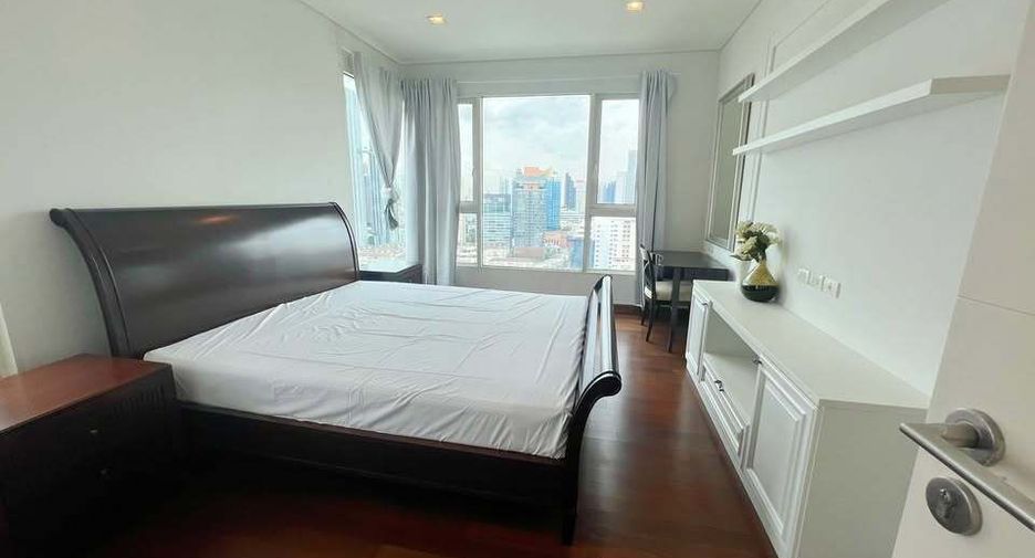 Condo en alquiler de 4 habitaciones en Watthana, Bangkok