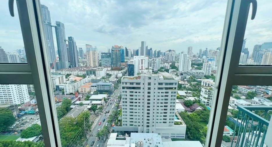 Condo en alquiler de 4 habitaciones en Watthana, Bangkok