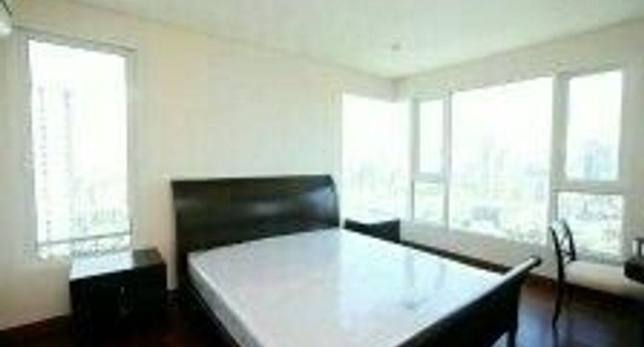 Condo en alquiler de 4 habitaciones en Watthana, Bangkok