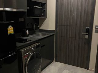 À louer studio condo à Khlong Toei, Bangkok