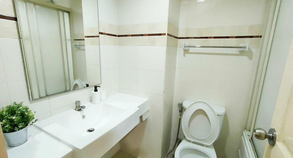 For sale 1 bed condo in Thon Buri, Bangkok