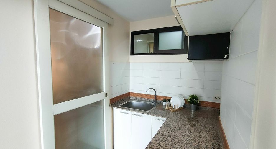 For sale 1 bed condo in Thon Buri, Bangkok