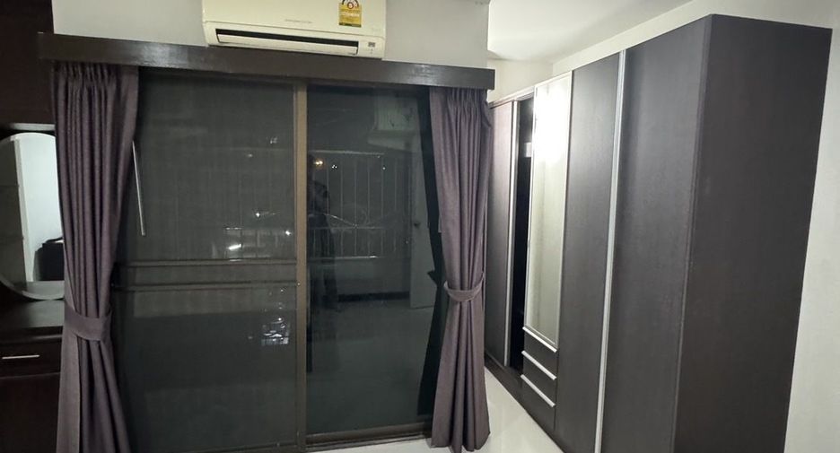 For rent 2 bedrooms condo in Wang Thonglang, Bangkok
