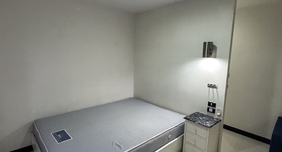 For rent 2 bedrooms condo in Wang Thonglang, Bangkok