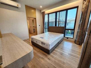 For rent 4 bedrooms house in Bang Kapi, Bangkok