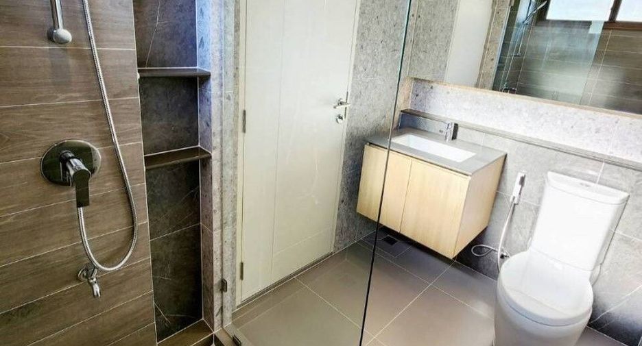 Аренда 4 спальни дом в Банг Капи, Бангкок
