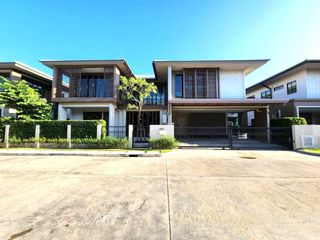For rent 4 bedrooms house in Bang Kapi, Bangkok