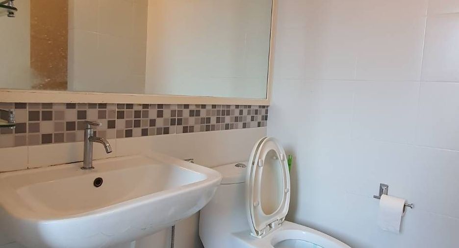 For sale 4 bedrooms townhouse in Bueng Kum, Bangkok